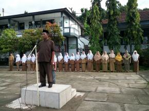 Upacara Senin 24 September 2018